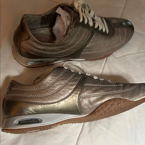 Cole Haan/Nile Air Metallic Gold Women's Shoes with Ivory Laces/Size 7.5B - Picture 9 of 10